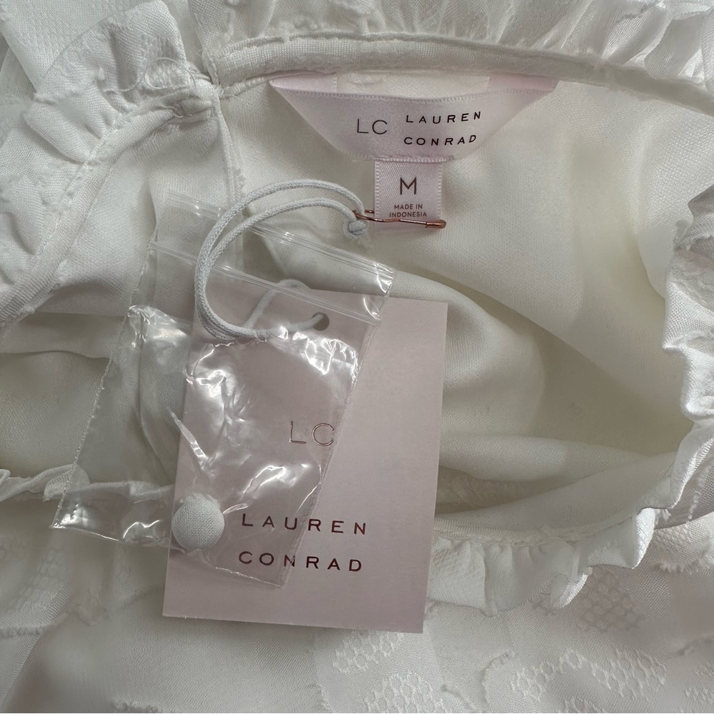 LC Lauren Conrad White Floral Flutter Cap Sleeve Blouse Medium Ruffle Trim Top - Picture 9 of 13